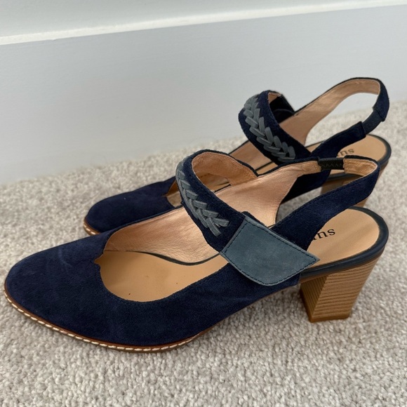Sundance Chic Navy Suede Women's shoes size 41- however fit like a 40. - Picture 1 of 8